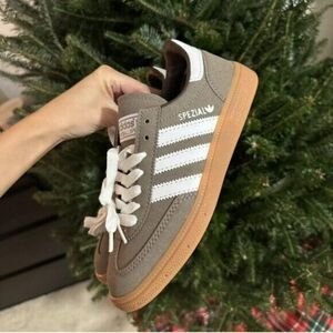 😜😜NWT Women's Adidas Handball Spezial Shoes Brown White Gum
